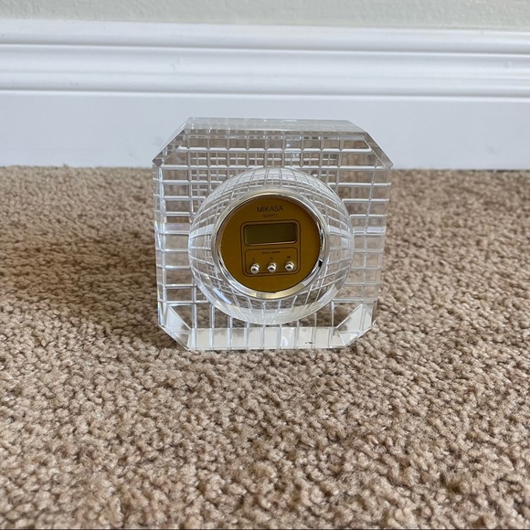 Mikasa Quartz Crystal Clock 3.5 Inches - Picture 9 of 10